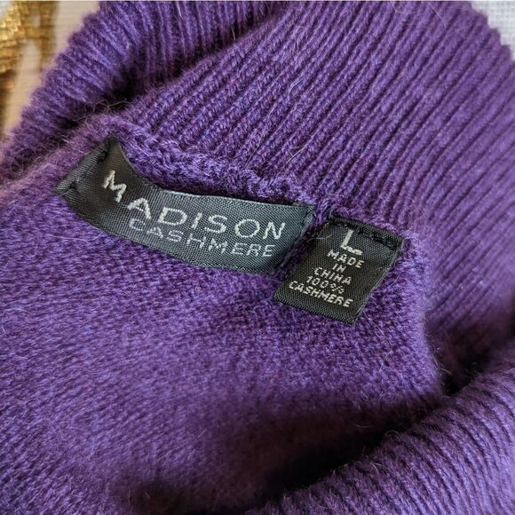 100% cashmere turtle neck  - Picture 3 of 3